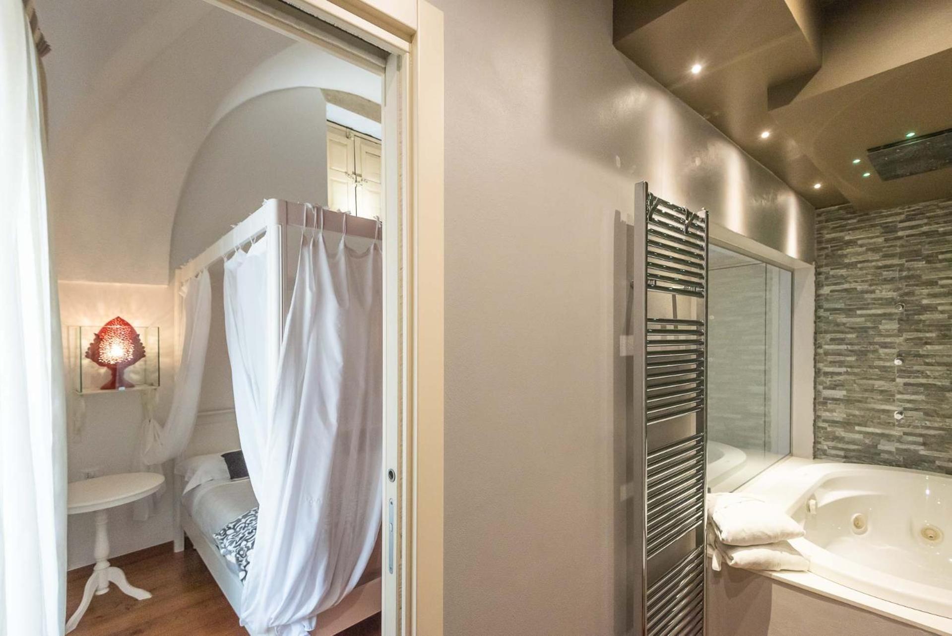 Le Nicchie Luxury Rooms Lecce Exteriér fotografie